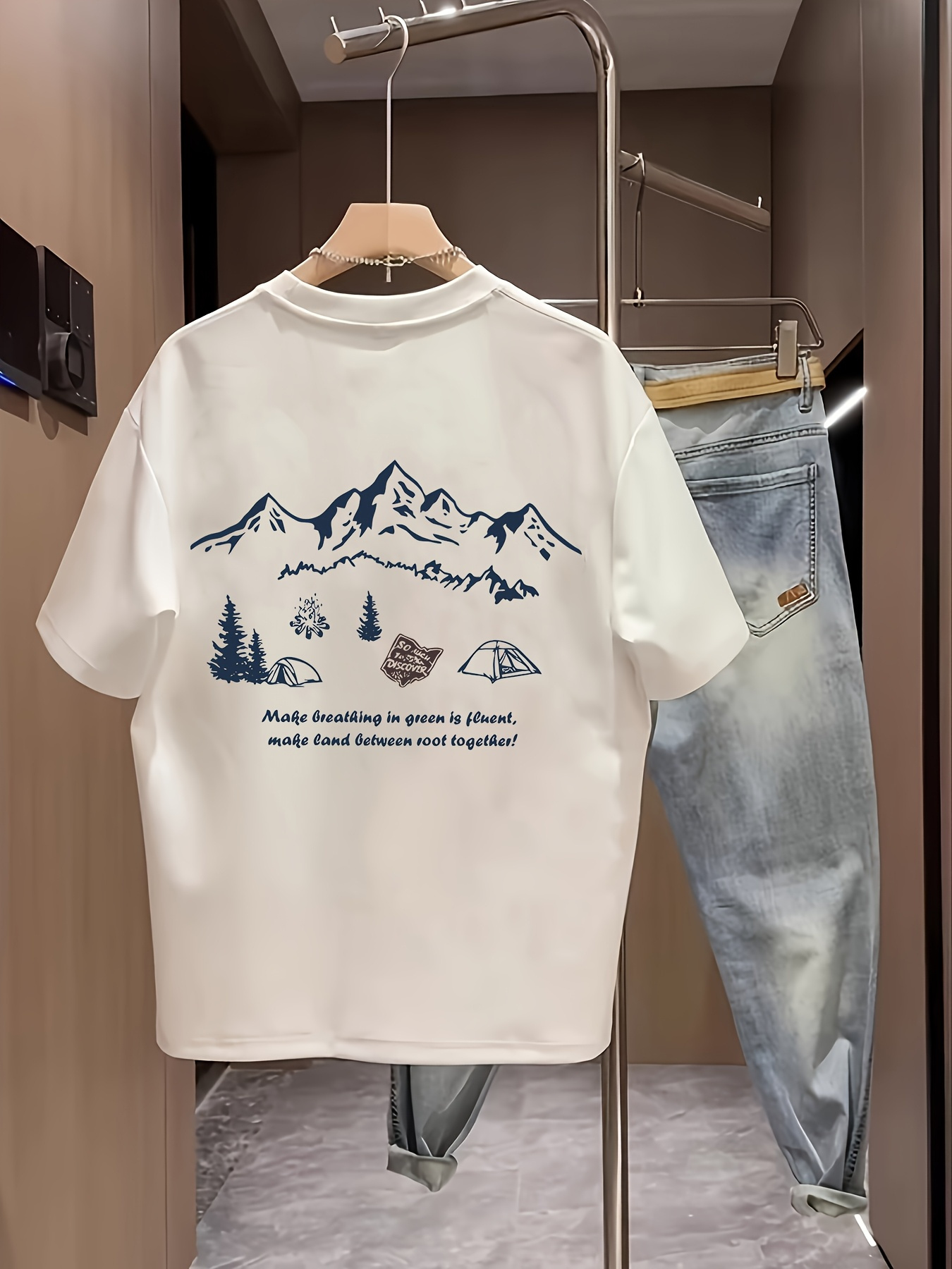 Outdoor Adventure Quotes Short - เสื้อยืดแขนสั้นลำลองสำหรับผู้ชาย ผลิตจากผ้าฝ้าย 100% พร้อมลายพิมพ์วิวภูเขาและคำพูดสร้างแรงบันดาลใจ - เสื้อยืดฤดูร้อนที่ระบายอากาศได้ดี