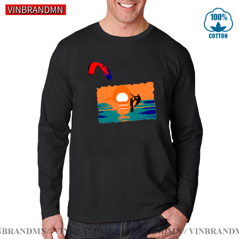 Outdoor Youth Adventure - Adventurer แขนยาวเสื้อยืดผู้ชาย Vintage Kite Surfing TShirt